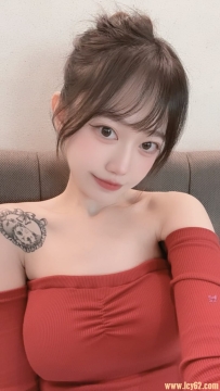 ✌薇薇 159cm /46kg / D+罩杯 21歲 溫柔可愛氣質