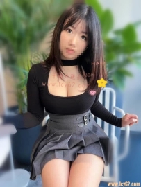 高雄小波：160cm E杯，無套系列，小隻巨乳性感誘人