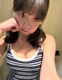 豆米 157 45 D+ 20歲 外表清純 內在火辣 甜美臉蛋＋深溝秒殺
