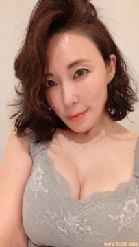 台中熟女媚媚：F杯美魔女，全程無套，技術經驗滿分